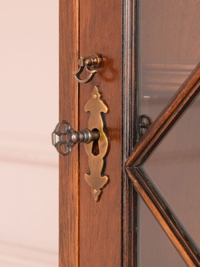 アンティークの取っ手と鍵