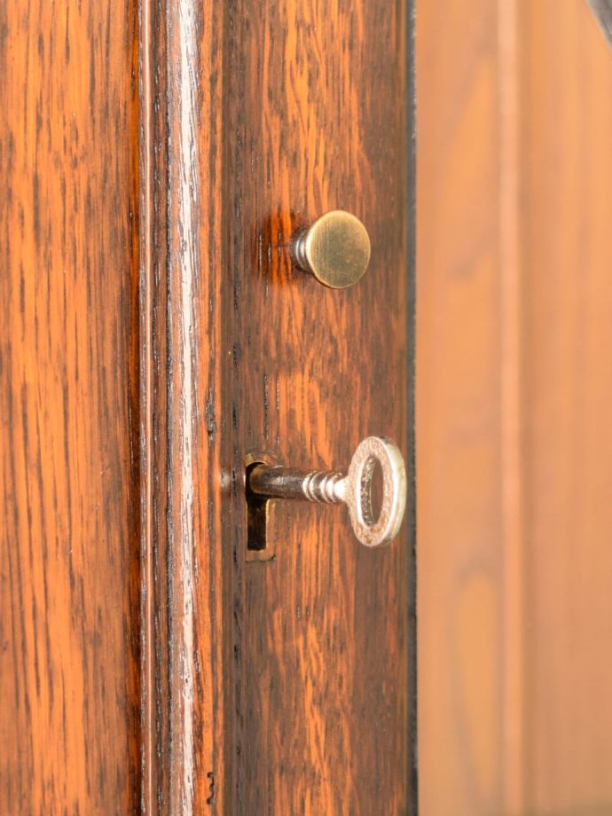 ビューローの取っ手と鍵