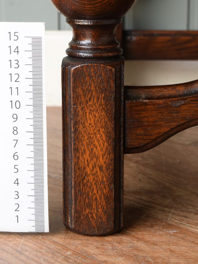 アンティーク家具の脚