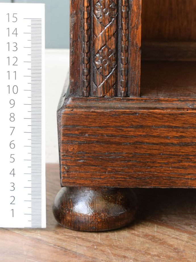 アンティーク家具の脚