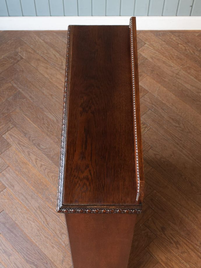 アンティーク本棚の天板