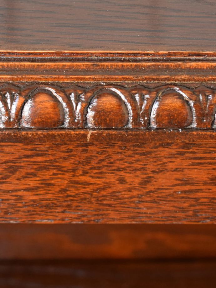 アンティーク家具の装飾