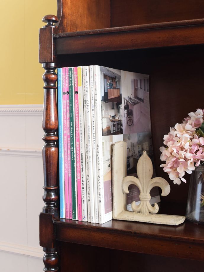 収納たっぷりのキャビネット