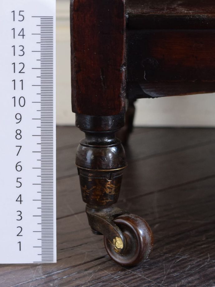 アンティーク家具の脚