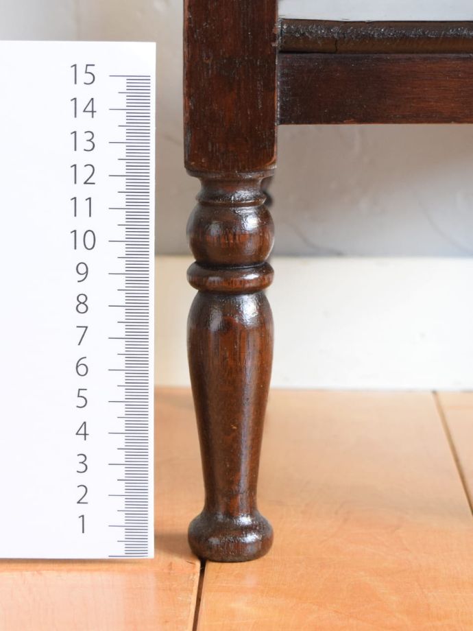 アンティーク家具の脚