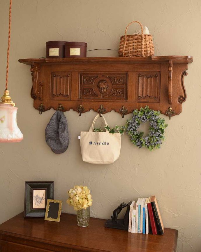 ウォールシェルフ・ウォールハンガー　アンティーク家具　フランスアンティークの壁付け家具、芸術的な彫のウォールハンガー。。(j-112-z)