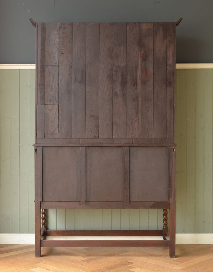 アンティークのキャビネット アンティーク家具 イギリスの美しいアンティーク家具、濃い色のオシャレなカップボード。後ろからも見て下さい。(j-1184-f-1)