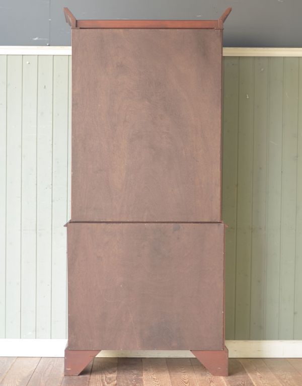 アンティークのキャビネット　アンティーク家具　英国からのアンティーク家具、大きなガラス扉のブックケース（本棚）。キチンとメンテナンスしてあるので、裏側もキレイです。(j-1318-f)