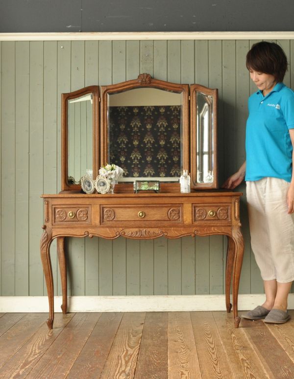 優艶な姿のアンティークフランス家具、ドレッサー（三面鏡）(j-1361-f