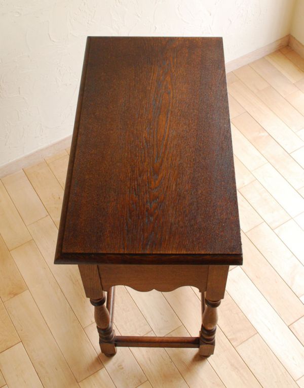 ロイドテーブル アンティーク家具 おしゃれなアンティーク家具、引き出し付きのコンソールテーブル。天板もキレイに仕上げました。(j-1385-f)