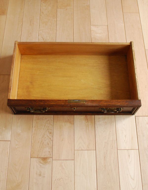 ロイドテーブル アンティーク家具 おしゃれなアンティーク家具、引き出し付きのコンソールテーブル。引き出しが1杯付いています。(j-1385-f)