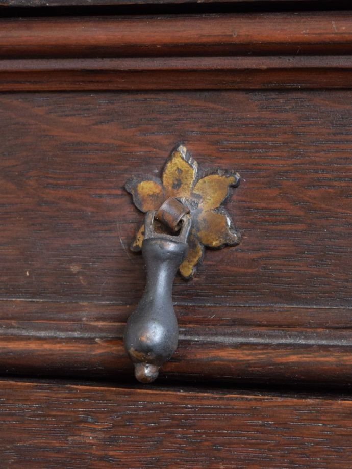 アンティーク家具の取っ手