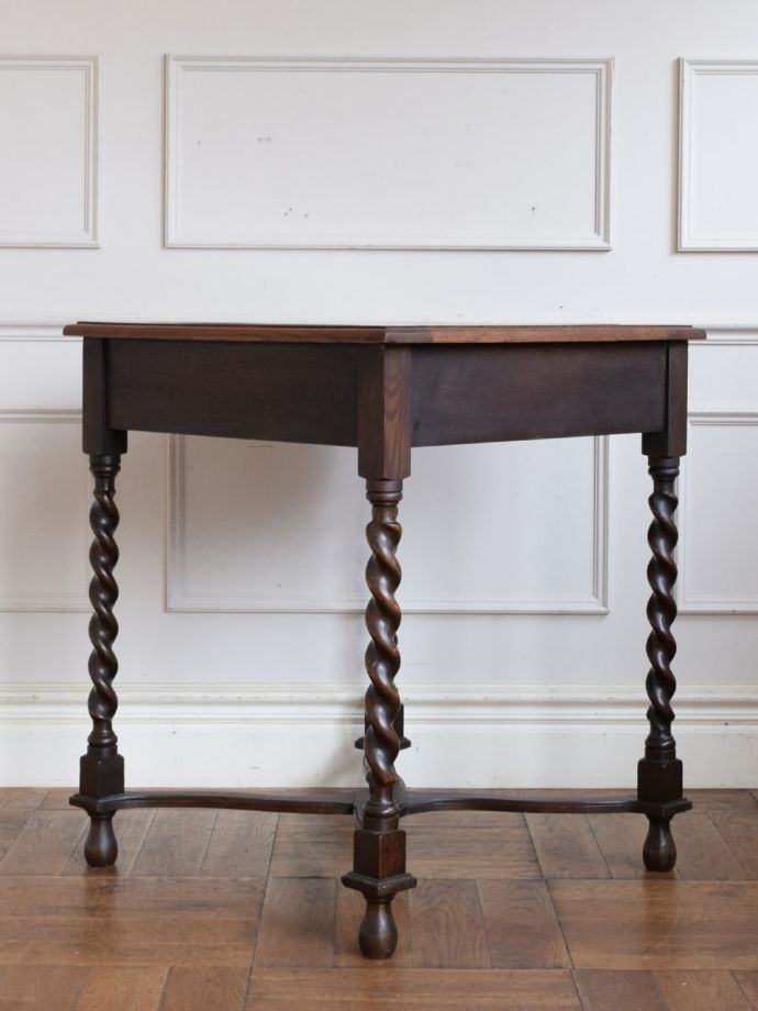 オケージョナルテーブルの側面