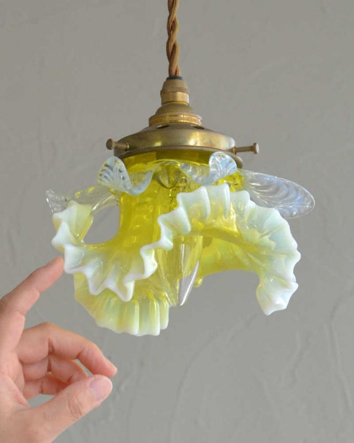 ペンダントライト　照明・ライティング　まるで踊っているみたいなシルエット、アンティーク シェード ペンダントライト（コード・シャンデリア電球・ギャラリーD付き）。。(j-165-z)