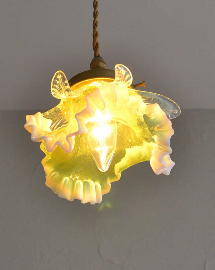 ペンダントライト　照明・ライティング　まるで踊っているみたいなシルエット、アンティーク シェード ペンダントライト（コード・シャンデリア電球・ギャラリーD付き）。。(j-165-z)