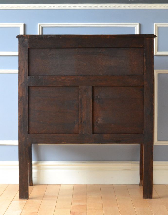 ビューロー　アンティーク家具　フランスのアンティーク家具、豪華な彫が美しいビューロー（デスク）。キチンとメンテナンスしてあるので、裏側もキレイです。(j-1665-f)