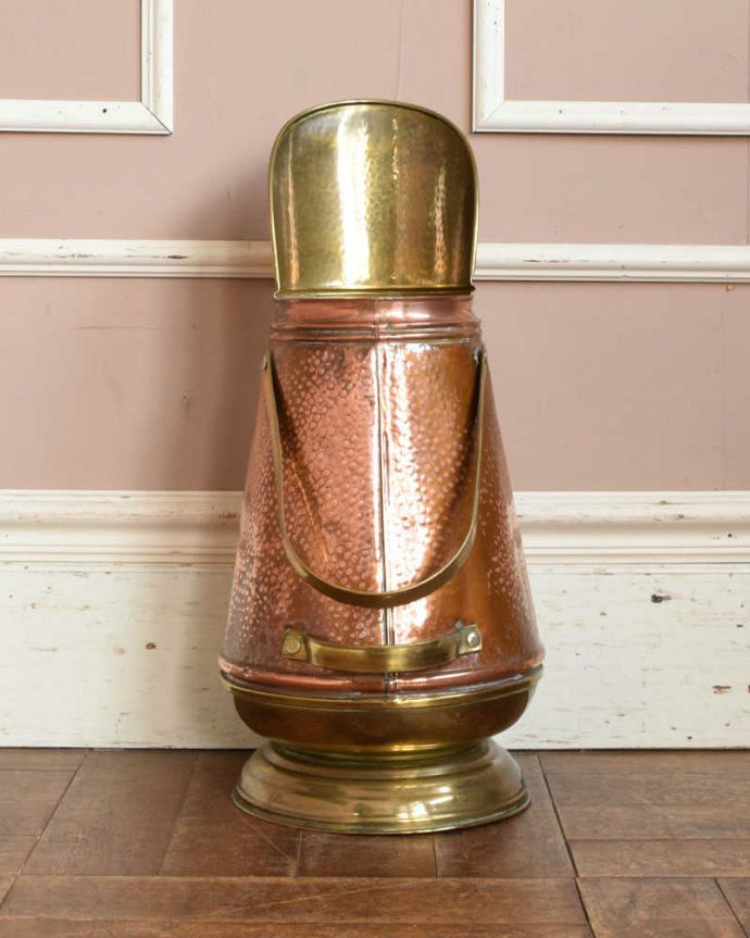 アンティーク 真鍮の雑貨　アンティーク雑貨　真鍮と銅製のアンティーク　コールボックス　炭入れポット。アンティークの風合いとしてお楽しみ下さい。(j-175-z)