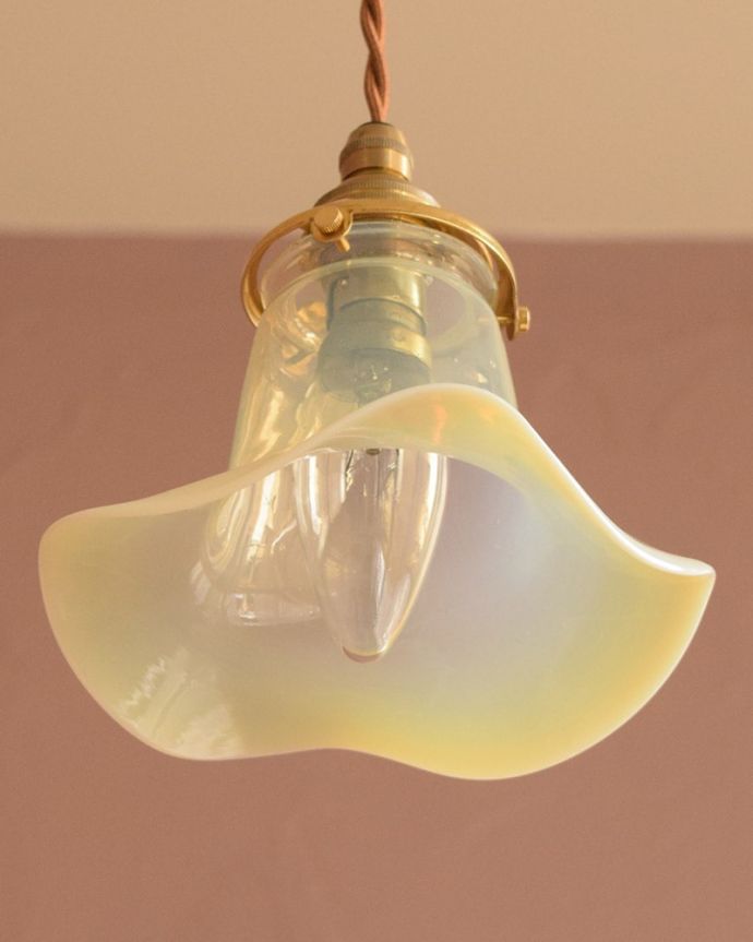 ペンダントライト 照明・ライティング ランプシェード 下から見上げると・・・実際に取り付けてカウンターやダイニングの下からのぞくとこんな感じです。(j-179-z)