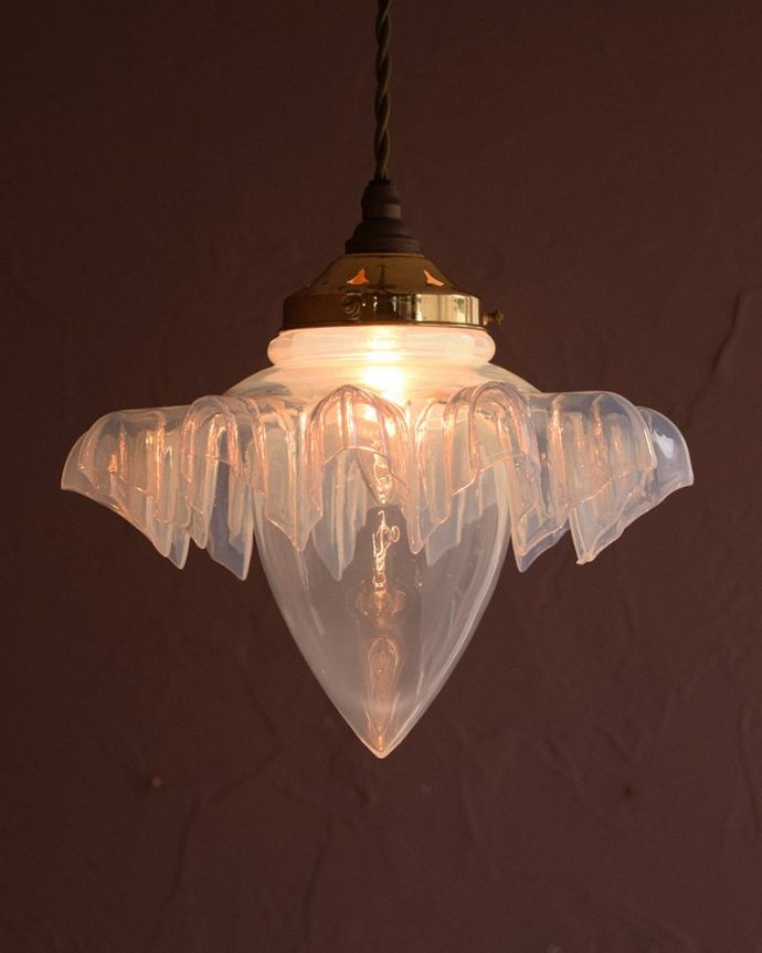ペンダントライト　照明・ライティング　ランプシェード　お部屋のアクセサリーに使って欲しいアンティーク照明器具の中で気軽に使いやすいペンダントライト。(j-182-z)