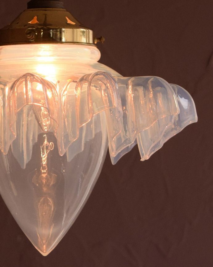 ペンダントライト　照明・ライティング　ランプシェード　使えるものだけ選んできましたアンティークなのでキズや汚れ、カケなどは必ずありますが、使えると判断したものだけを吟味して選んできました。(j-182-z)