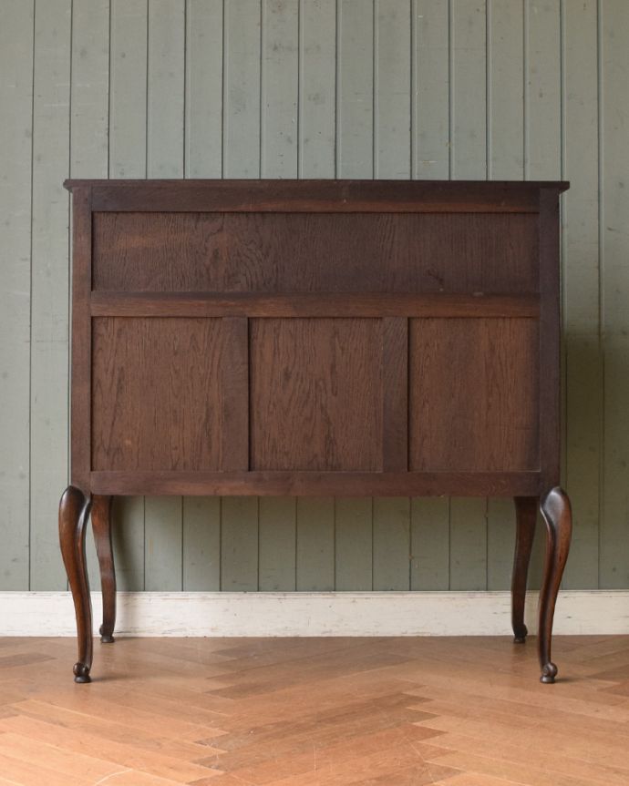 ビューロー　アンティーク家具　南仏スタイルのアンティーク家具、猫脚が美しいビューロー（デスク）。アンティークは新品ではないので、もちろん経年変化によるキズはありますが、専門の職人が目立たないようキレイにお直しをしているので、後姿までキレイです。(j-1907-f)