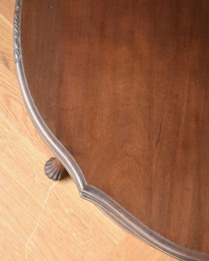 アンティークのテーブル　アンティーク家具　イギリスから届いたアンティーク家具、ハーフムーンのコンソール（ゲームテーブル）。修復には自信がありますHandleでは専門の職人が修復する際、古い塗装を剥離してキレイにお直ししています。(j-1975-f)