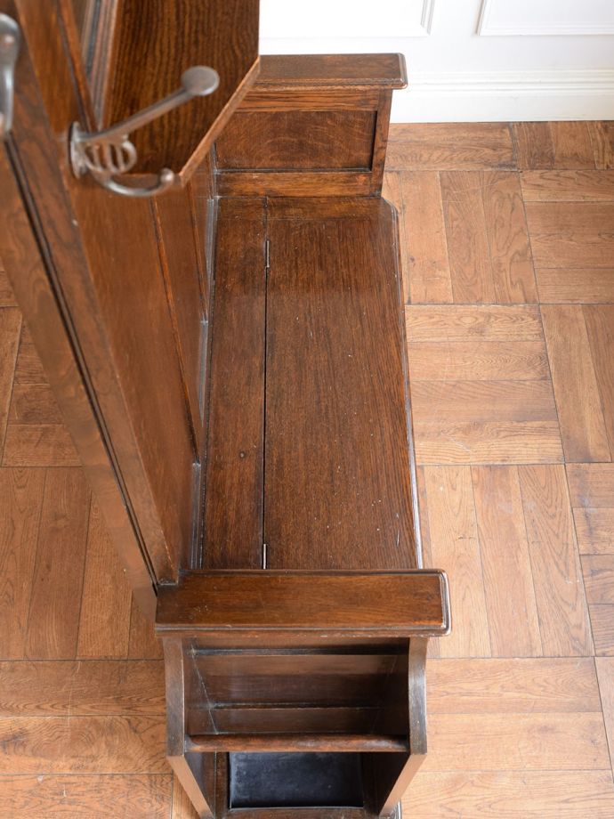 アンティークのホールスタンドの天板