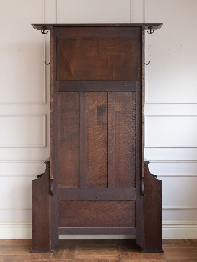 ホールスタンドの後ろ姿