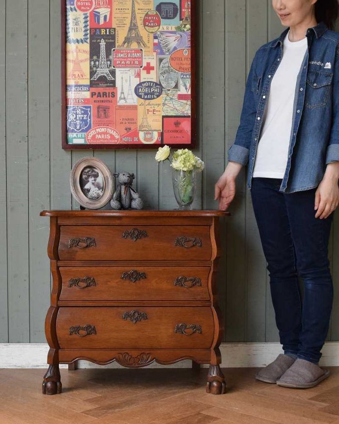 アンティークのチェスト　アンティーク家具　南フランススタイルの優雅なアンティーク家具、取っ手と脚まで美しいチェスト（コモード）。美しい曲線美がフランスらしいんです。(j-2005-f)