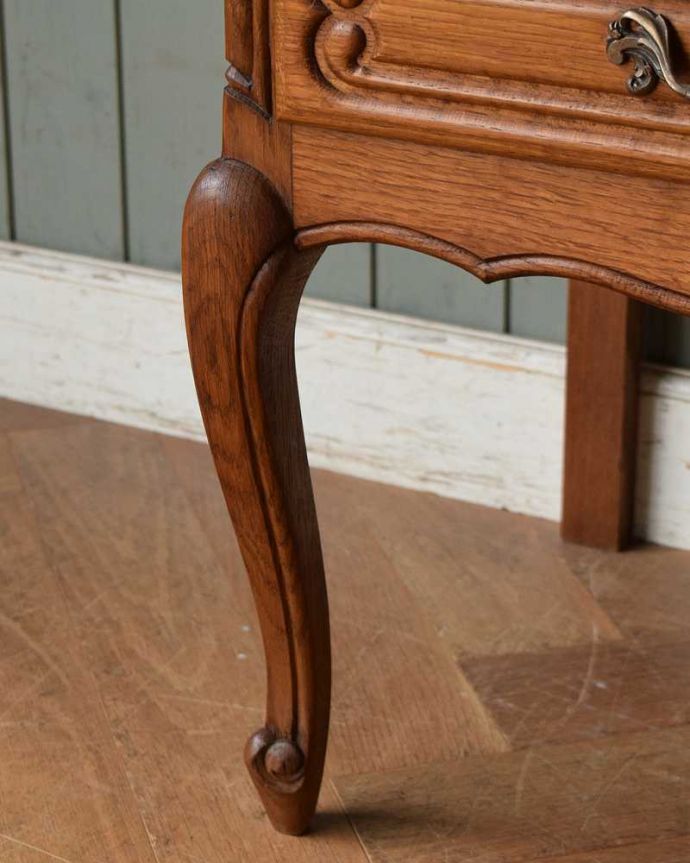 アンティークのチェスト アンティーク家具 南仏スタイルのアンティーク家具、フランスらしい小さなチェスト。女性1人でもラクラク運べます。(j-2027-f)