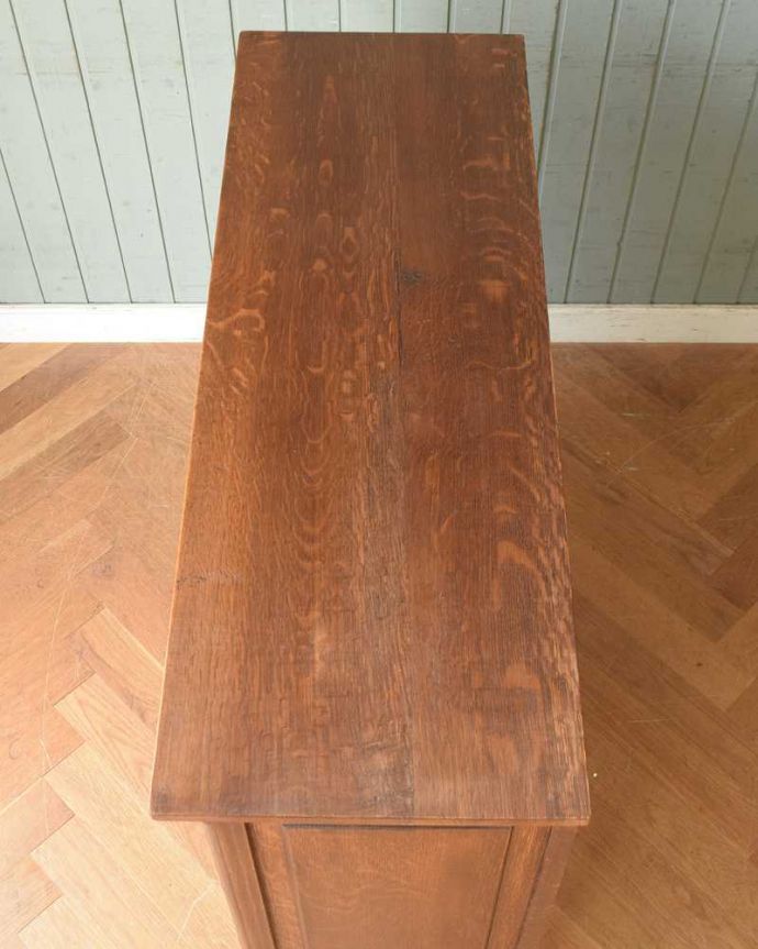 フランスから届いたシンプルでオシャレなアンティーク家具、オープン棚