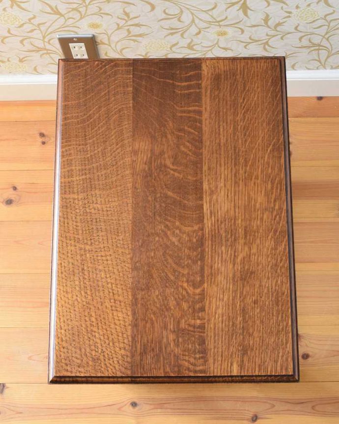 ソーイングボックス　アンティーク家具　サイドテーブルとしても使える豪華なアンティーク家具、フランス輸入のソーイングボックス。ピカピカに仕上げました修復の時、天板もキレイに仕上げました。(j-2039-f)