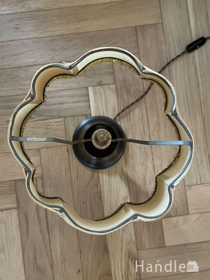 ホルダータイプのシェードです。