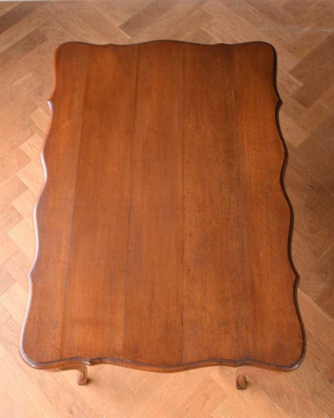 アンティークのテーブル　アンティーク家具　デスクにもなるアンティーク輸入家具、フランスで見つけた引出し付きのテーブル。専門の職人がキレイに修復しました。(j-2106-f)