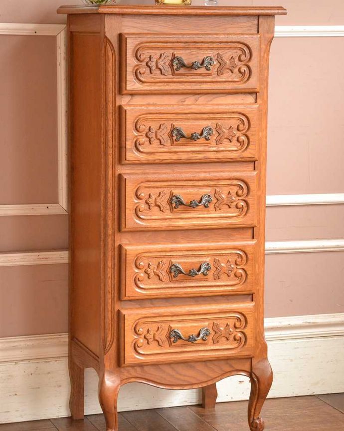 アンティークのチェスト　アンティーク家具　南フランスのエレガントなアンティーク家具、コンパクトでスマートな５段チェスト。自慢したくなる美しさやっぱりフランスのチェストは美しい見た目が魅力。(j-2123-f)
