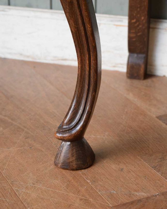 アンティークのチェスト　アンティーク家具　南仏スタイルの美しいアンティーク家具、使いやすいチェスト。女性1人でラクラク運べちゃう仕掛けHandleのアンティークは、脚の裏にフェルトキーパーをお付けしています。(j-2125-f)