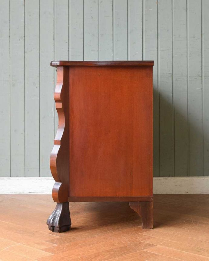 アンティークのチェスト アンティーク家具 高級感溢れるアンティーク家具、どこでも大活躍してくれるマホガニー材の3段チェスト(コモード)。横から見てもステキ横から見るとこんな感じ。(j-2131-f)