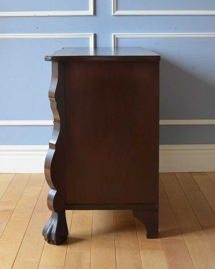 アンティークのチェスト アンティーク家具 南フランススタイルのアンティーク家具、シックなカラーのチェスト(コモード)。横から見てもステキ横から見るとこんな感じ。(j-2132-f)