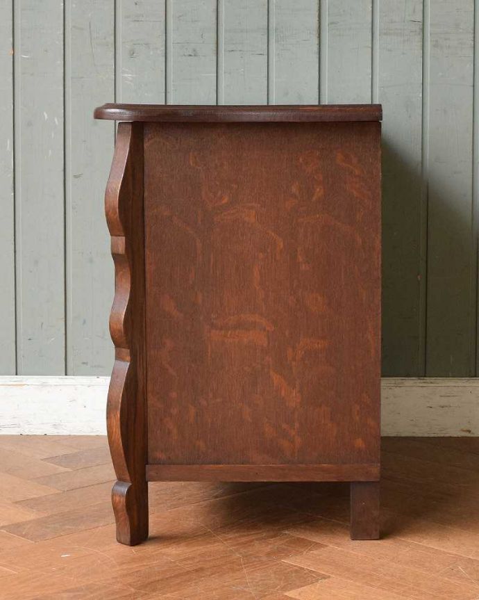 アンティークのチェスト　アンティーク家具　南仏スタイルのキレイなアンティーク家具、小さな３段スモールチェスト（コモード）。横から見てもステキ横から見るとこんな感じ。(j-2134-f)