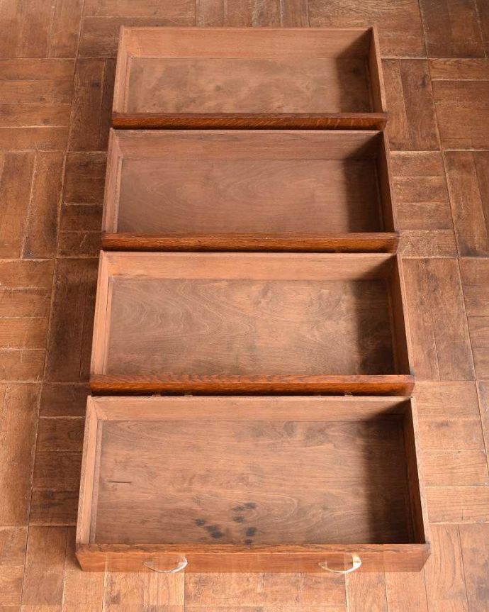 アンティークのチェスト アンティーク家具 機能的な英国アンティーク家具、ドレッサーを兼ねたバチェラーズチェスト。何を入れても大丈夫。(j-2136-f)