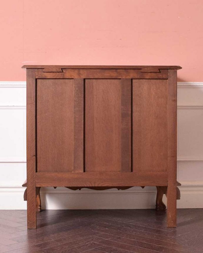 アンティークのチェスト　アンティーク家具　南仏スタイルのキレイなアンティーク家具、エレガントなフレンチチェスト。修復したので後姿もキレイですアンティークは新品ではないので、もちろん経年変化によるキズはありますが、専門の職人がキレイに修復したので、後ろ姿もキレイです。(j-2145-f)