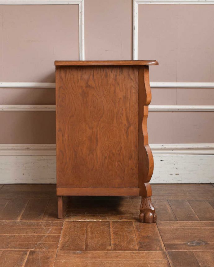 アンティークのチェスト　アンティーク家具　フランス輸入のアンティーク家具、オーク材の３段チェスト（コモード）。横から見てもステキ横から見るとこんな感じ。(j-2153-f)