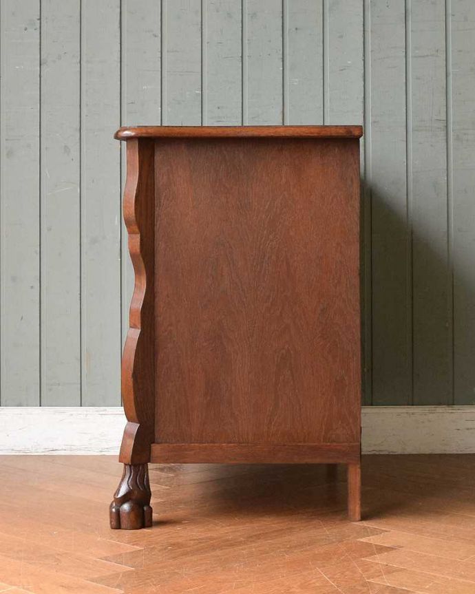 アンティークのチェスト　アンティーク家具　南フランススタイルの優雅なアンティーク家具、小ぶりな３段チェスト（コモード） 。横から見てもステキ横から見るとこんな感じ。(j-2161-f)