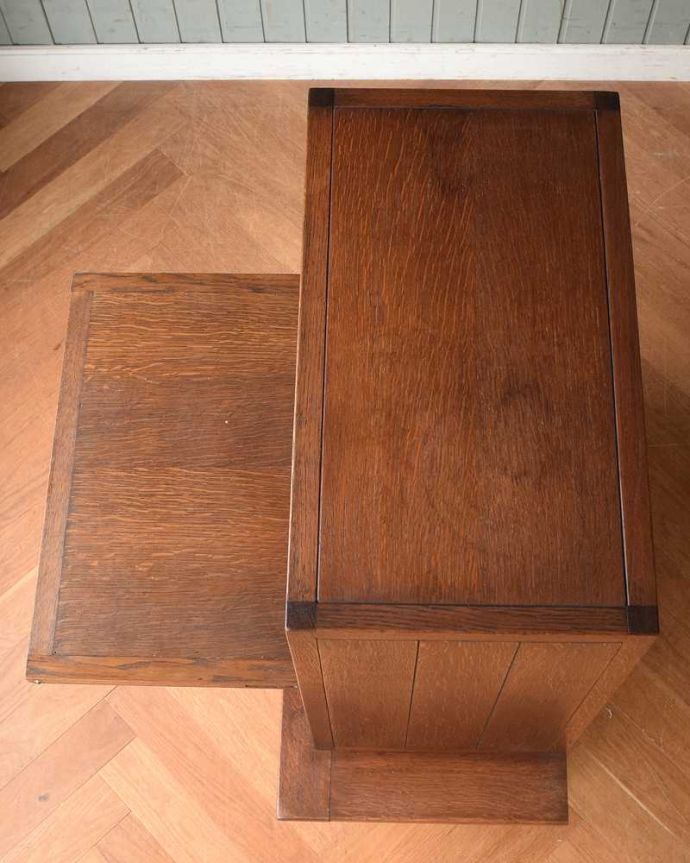 ビューロー　アンティーク家具　フランス輸入のアンティーク家具、彫刻が素敵な小さなライティングビューロー。デスクの天板もキレイです気になるデスクの天板も専門の職人がキレイに仕上げました。(j-2165-f)