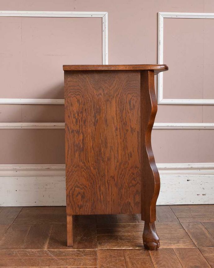 アンティークのチェスト　アンティーク家具　南フランスの優雅なアンティーク家具、小ぶりな３段チェスト（コモード）。横から見てもステキ横から見るとこんな感じ。(j-2173-f)