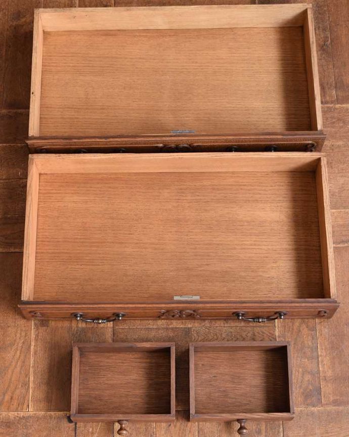 ビューロー　アンティーク家具　南フランスのアンティーク家具、優雅なフォルムのフレンチビューロー（デスク）。引き出しの中も･･･もちろん引き出しの中もキレイに仕上げました。(j-2189-f)