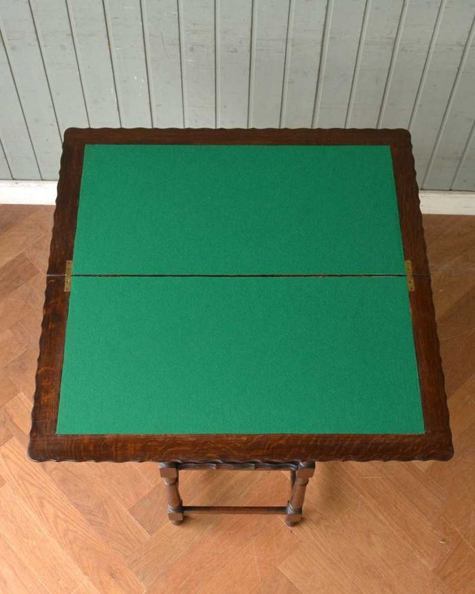 アンティークのテーブル　アンティーク家具　２ＷＡＹで楽しめるアンティーク家具、色んな使い方ができるゲームテーブル。このテーブルは、２WAYタイプ。(j-2205-f)