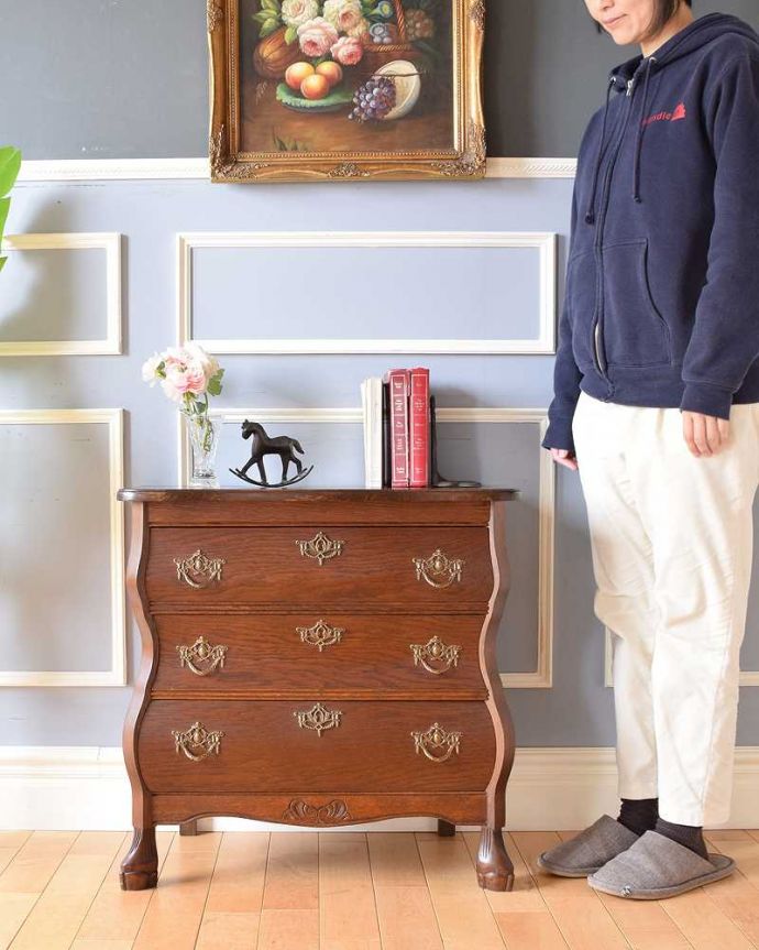 アンティークのチェスト　アンティーク家具　南フランススタイルのアンティーク家具、オーク材の３段チェスト（コモード）。美しい曲線美がフランスらしいんです。(j-2211-f)