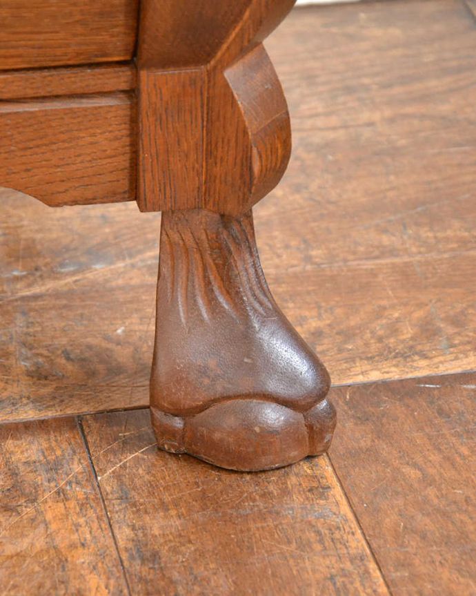 アンティークのチェスト　アンティーク家具　南フランススタイルのアンティーク家具、大活躍してくれる小ぶりな３段チェスト（コモード）。女性1人でラクラク運べちゃう仕掛けHandleのアンティークは、脚の裏にフェルトキーパーをお付けしています。(j-2212-f)