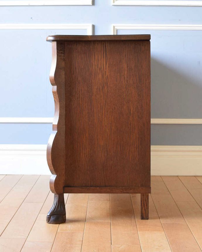 アンティークのチェスト　アンティーク家具　南フランススタイルの優雅なアンティーク家具、いつもより少し幅が広い３段チェスト（コモード）。横から見てもステキ横から見るとこんな感じ。(j-2214-f)